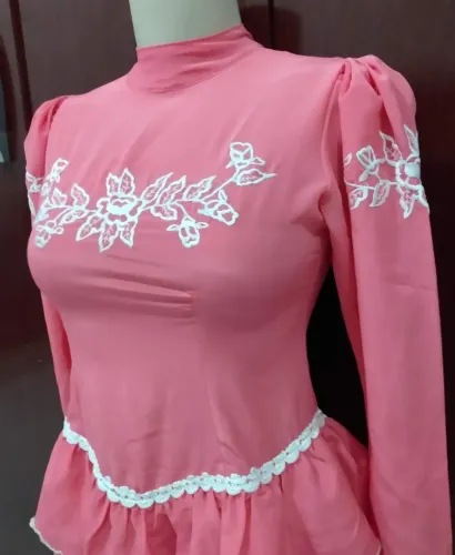 VESTIDO DE PRENDA