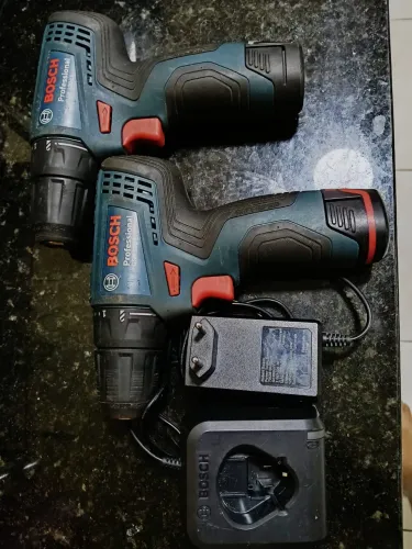 2 Parafusadeiras Bosch mais acessórios