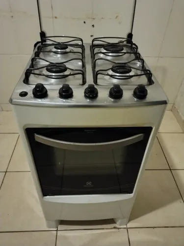 Fogão 4 bocas Electrolux estado de novo