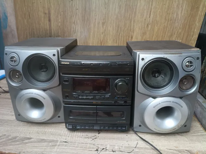 Som Aiwa CX-N340LH,com defeito duas caixa não original