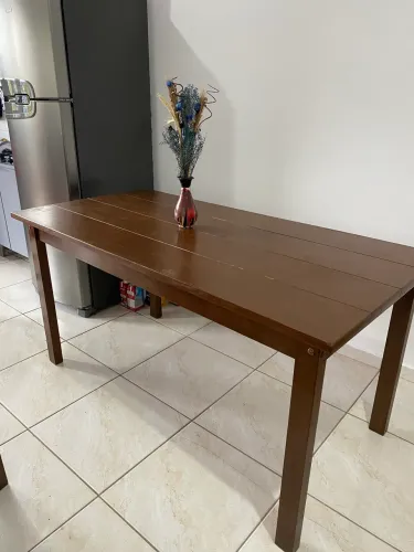 Mesa com 6 cadeiras
