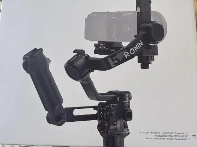 Kit Combo DJI RS 5 Gimbal com Módulo de Rastreamento por IA e Alça Briefcase