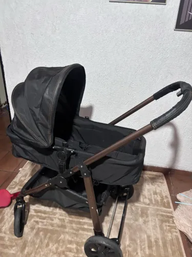 Carrinho e bebê conforto da Galzerano 