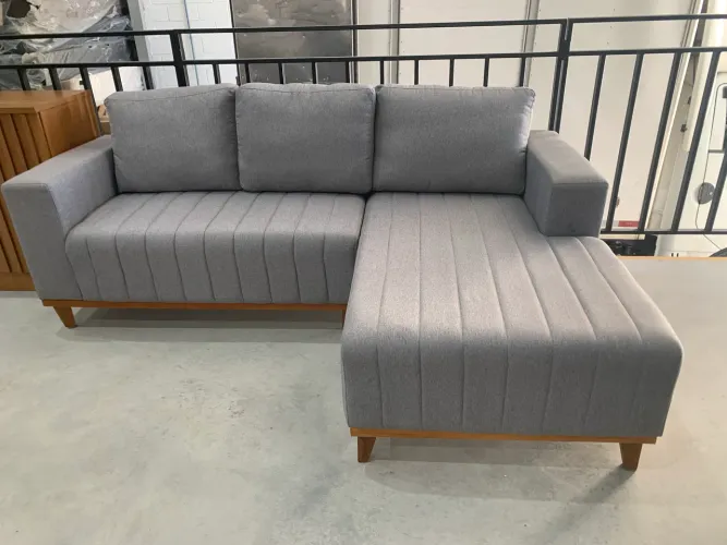 Sofá living com chasie molas ensacadas