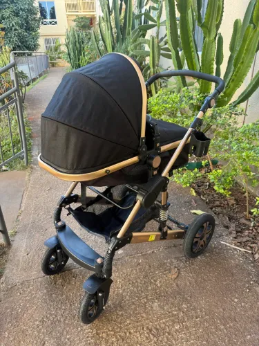 Carrinho de bebê importado