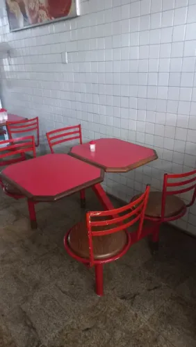 Conjunto de Mesas com Cadeiras para Padaria / Lanchonete