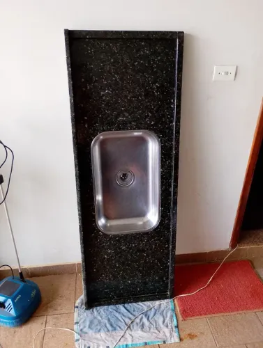 Pia 1.5m em granito