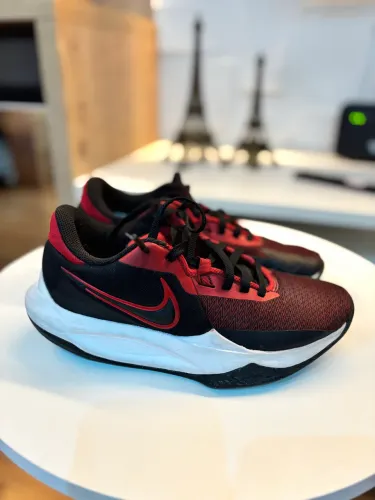 Tênis Nike Precision VI
