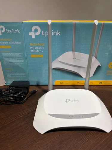 ROTEADOR WIRELESS N 300Mbps TL-WR840N