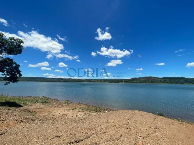 Chácara / Rancho - Condomínio Mini Chácaras Lago Corumbá IV com 2000 m²