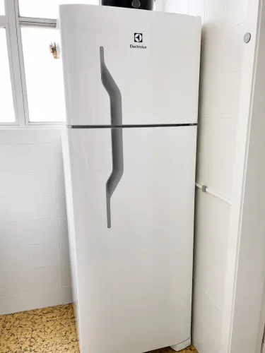 Geladeira Eletrolux 260 L