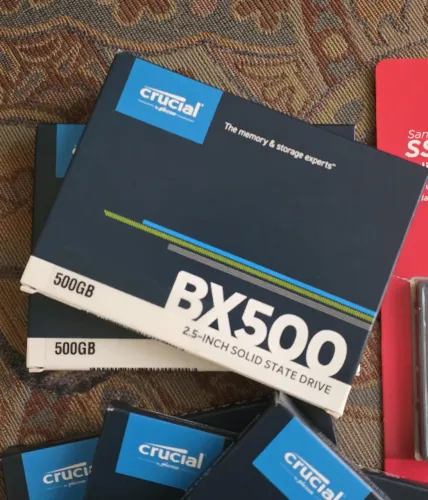SSD SATA CRUCIAL 250Gb lacrado, original, comprado no Brasil
