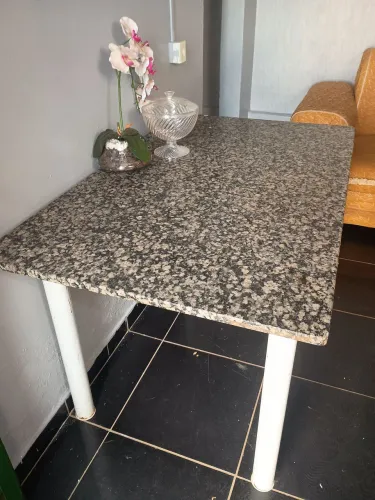 Mesa tampa de mármore