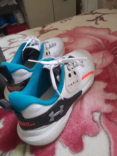 Tenis Under Armor tamanho 40