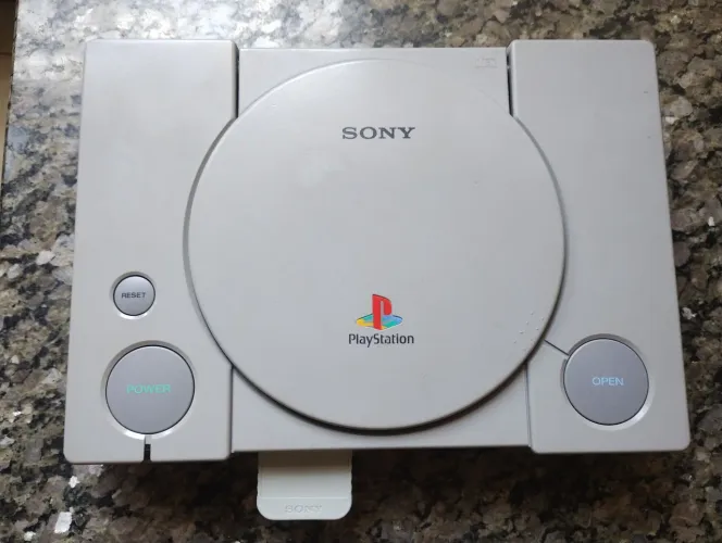 Vende-se ps1 FAT 5501
