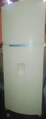 Vende-se geladeira