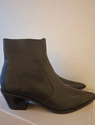 Bota preta  Arezzo 
