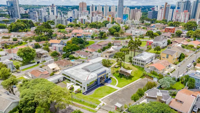 PRÉDIO COMERCIAL À VENDA EM EXCELENTE LOCALIZAÇÃO EM CURITIBA