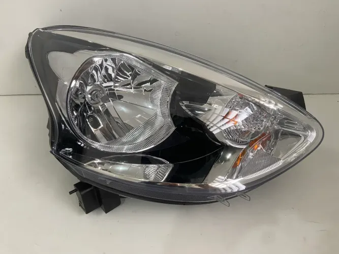 Farol Nissan March 2016 2017 18 18 20 21 Lado Direito Original