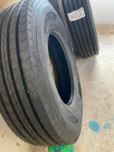 Vendo 2 pneu de caminhão 295 novo