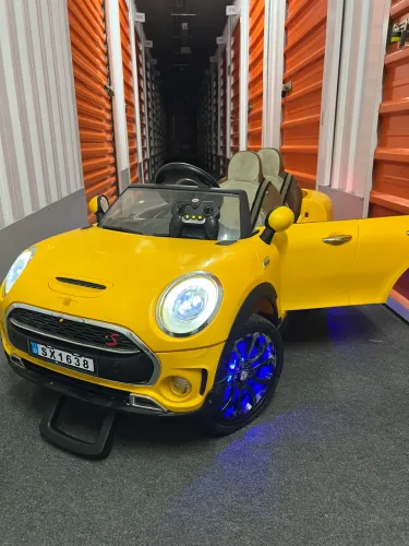 Carrinho elétrico infantil com controle remoto