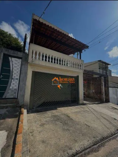 Sobrado de 3 dormitorios no Bairro Jardim Adriana