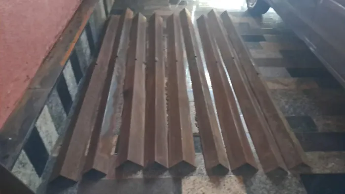 Cantoneira de ferro para carreta