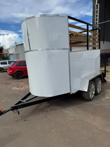 Reboque para cavalo