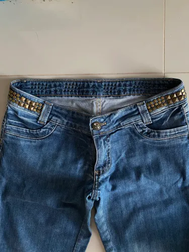 Calça Jeans Reta Sawary 44 com Aplicações - feminina Excelente Estado