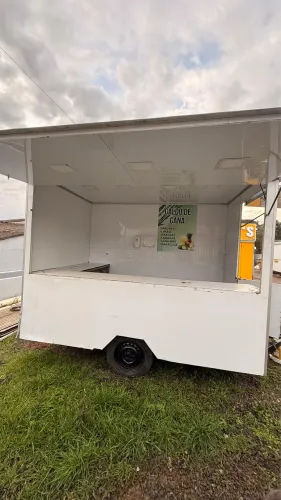 Trailer 3x2 Branco em ACM