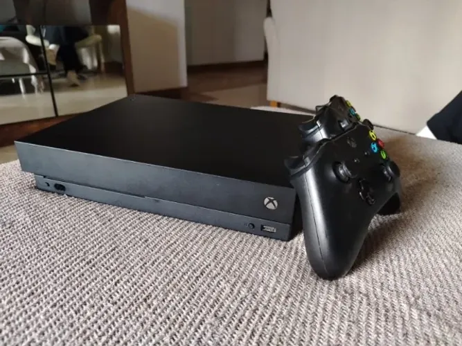 Microsoft Xbox One X - 1 tb