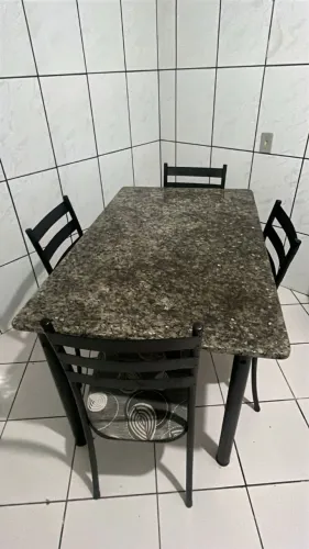 Conjunto de Mesa Itália em Granito c/ 4 cadeiras