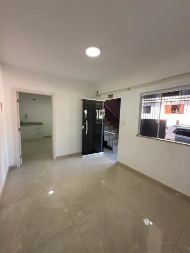 Alugo AP com 2 Quartos - R$ 1.500/ Lírio do Vale / Excelente Localização.