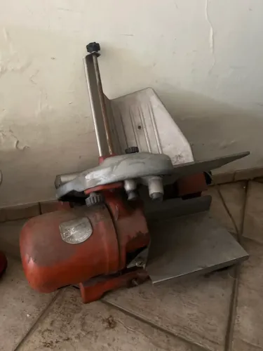 Máquina de frios e balança