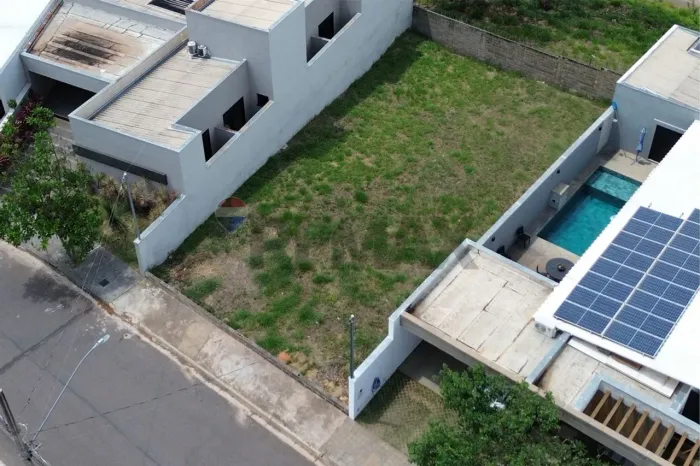 Terreno 450 m² à Venda em Condomínio Monte Belo Jardim Vila Rica, Passos/MG