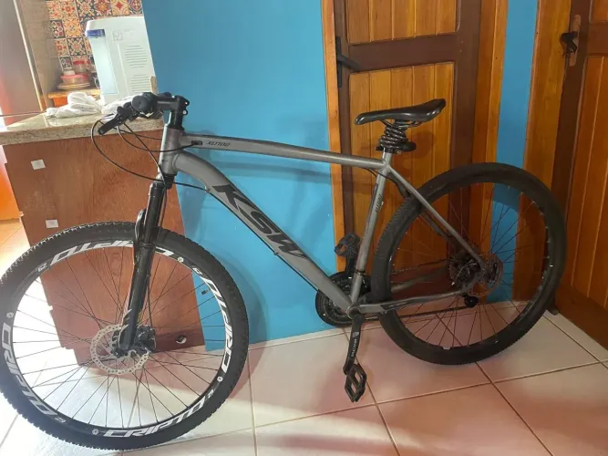 Bike KSW Cinza Grafite Top.