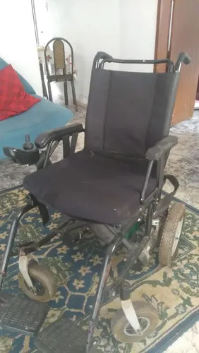 Cadeira de rodas motorizada