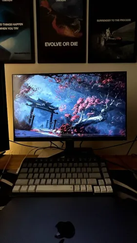 Monitor Gamer Acer Nitro 165hz FullHD QG241Y c/ detalhe na tela