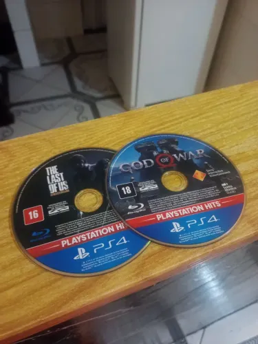 Jogo pra PS4, observação estão se capa