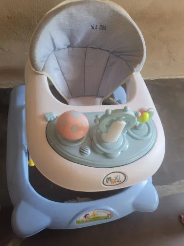 Andador de bebe ( andajar)