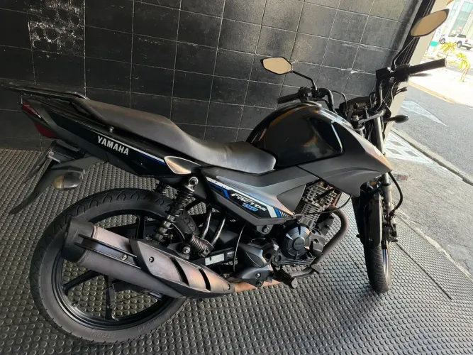 Moto Yamaha YBR150 factor ed 