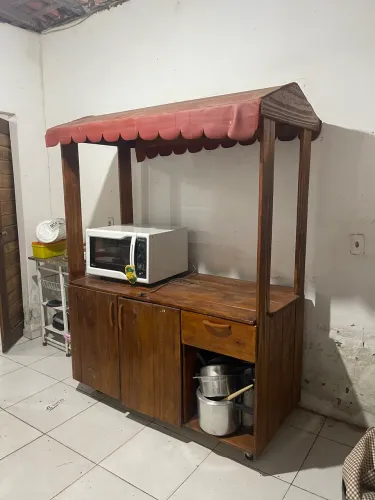 Balcão Rústico de Madeira com Cobertura - Ideal para Área Gourmet