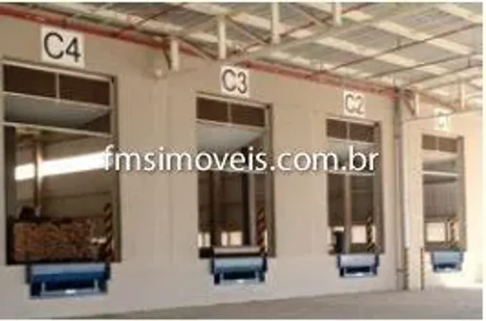 Galpão comercial para locação em Cajamar-SP, bairro Jordanésia: 1 sala, 4 banheiros, 10 va