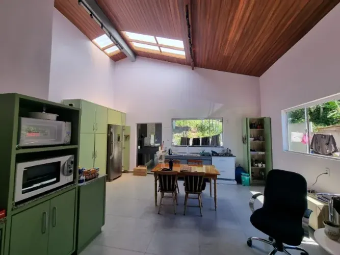Sítio Urbano na Enseada de Brito, SC, 11.000 m2, escriturado, vista mar