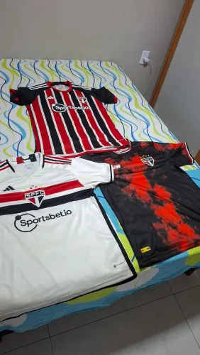 3 camisas do sao paulo por 200 reais