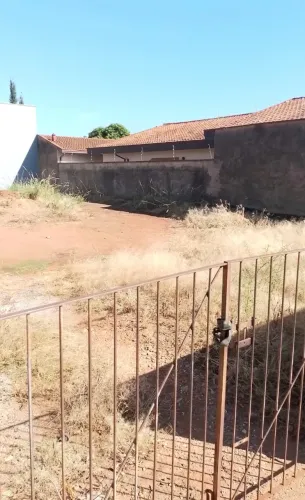 Ótimo Terreno de 300mts á 3 minutos do centro de Mogi Guaçu