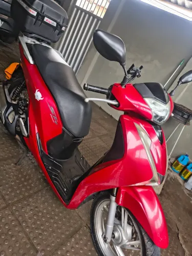 Vendo moto SH 150i da Honda toda boa