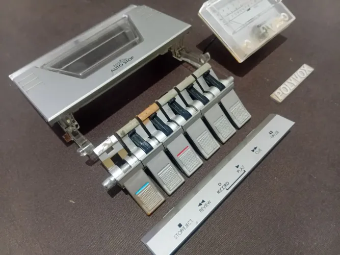 Peça radio Polyvox antigo
