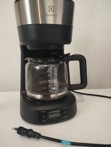 Cafeteira Elétrica Electrolux inox filtro permanente removivel capacidade 1,2L 30 xicaras