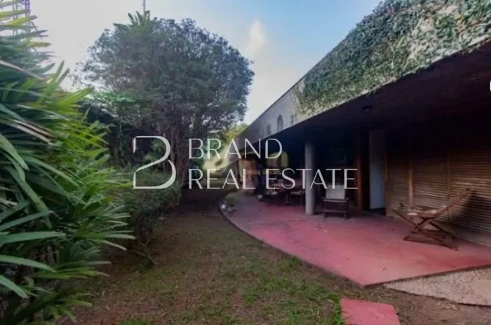 Casa com 324 m², 5 quartos sendo 3 suítes à venda no bairro Alto de Pinheiros.